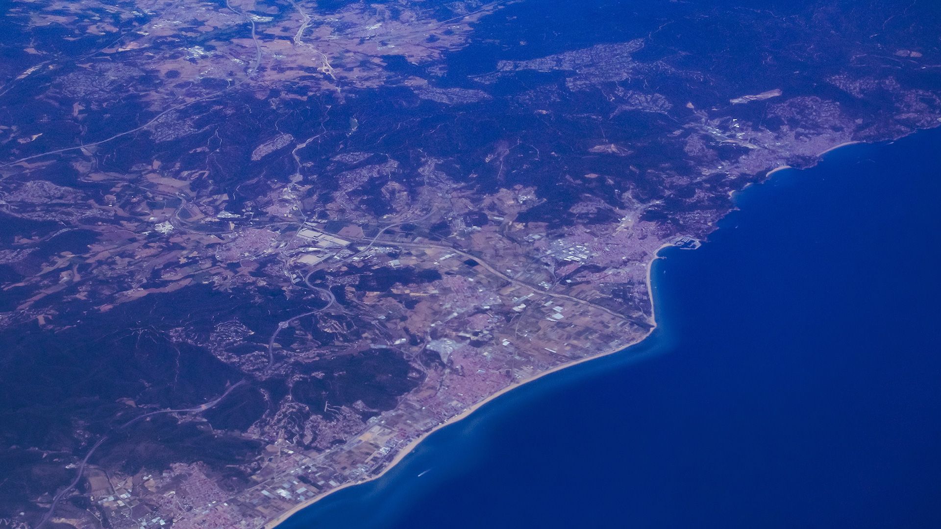 Linking Land and Sea: The Mediterranean Water Cycle Use Case